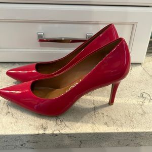 Hot pink size 8 Calvin Klein pumps